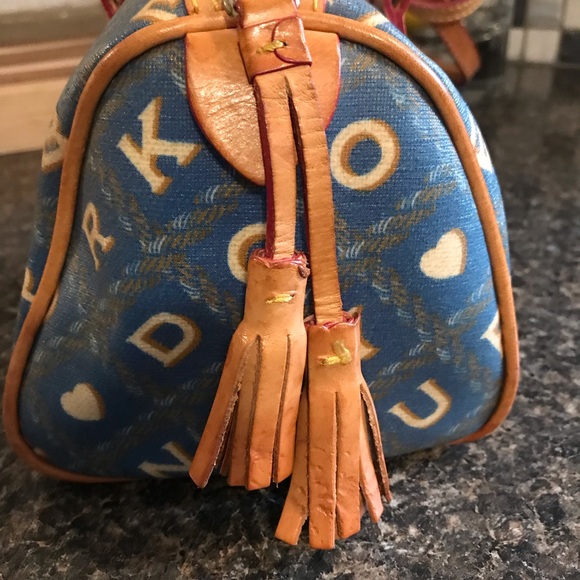 Dooney & Bourke Handbag 👜 - Picture 3 of 4